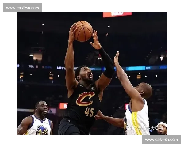 勇士对阵骑士经典回放巅峰对决全场精彩瞬间解析重温历史荣耀之战